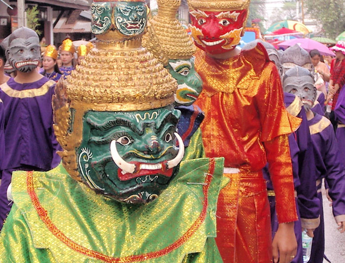 laos_luangprabang_newyear_festival_parade